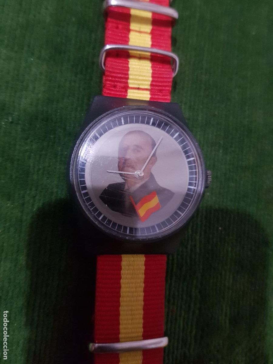 Relojes de pie: D.FRANCISCO FRANCO BAHAMONTES,EXJEFE DEL ESTADO ESPA&Ntilde;OL,SE ILUMINA A LOS CUARTOS