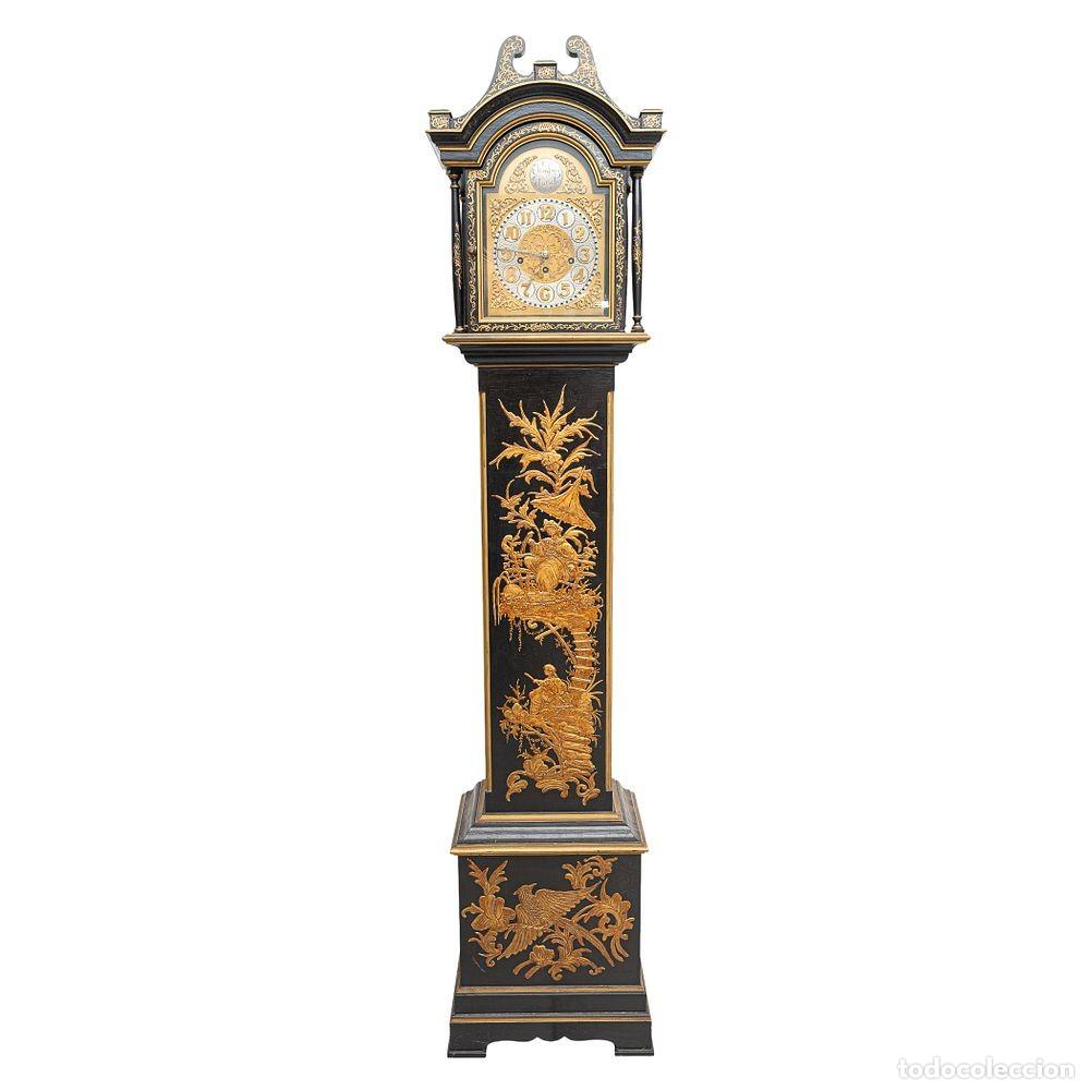 Relojes de pie: Reloj de pie estilo oriental de la marca Duward, s.XX.