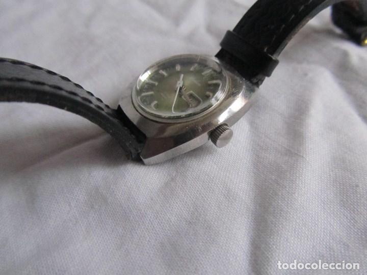 Relojes de pulsera: Reloj de pulsera de se&ntilde;ora Halc&oacute;n de cuerda funcionando - Foto 4