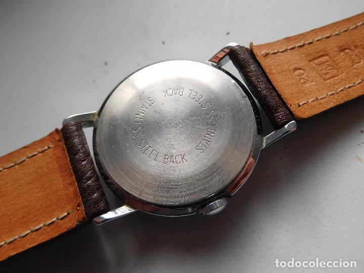 Relojes de pulsera: Reloj de carga manual de la marca Timex - Foto 3