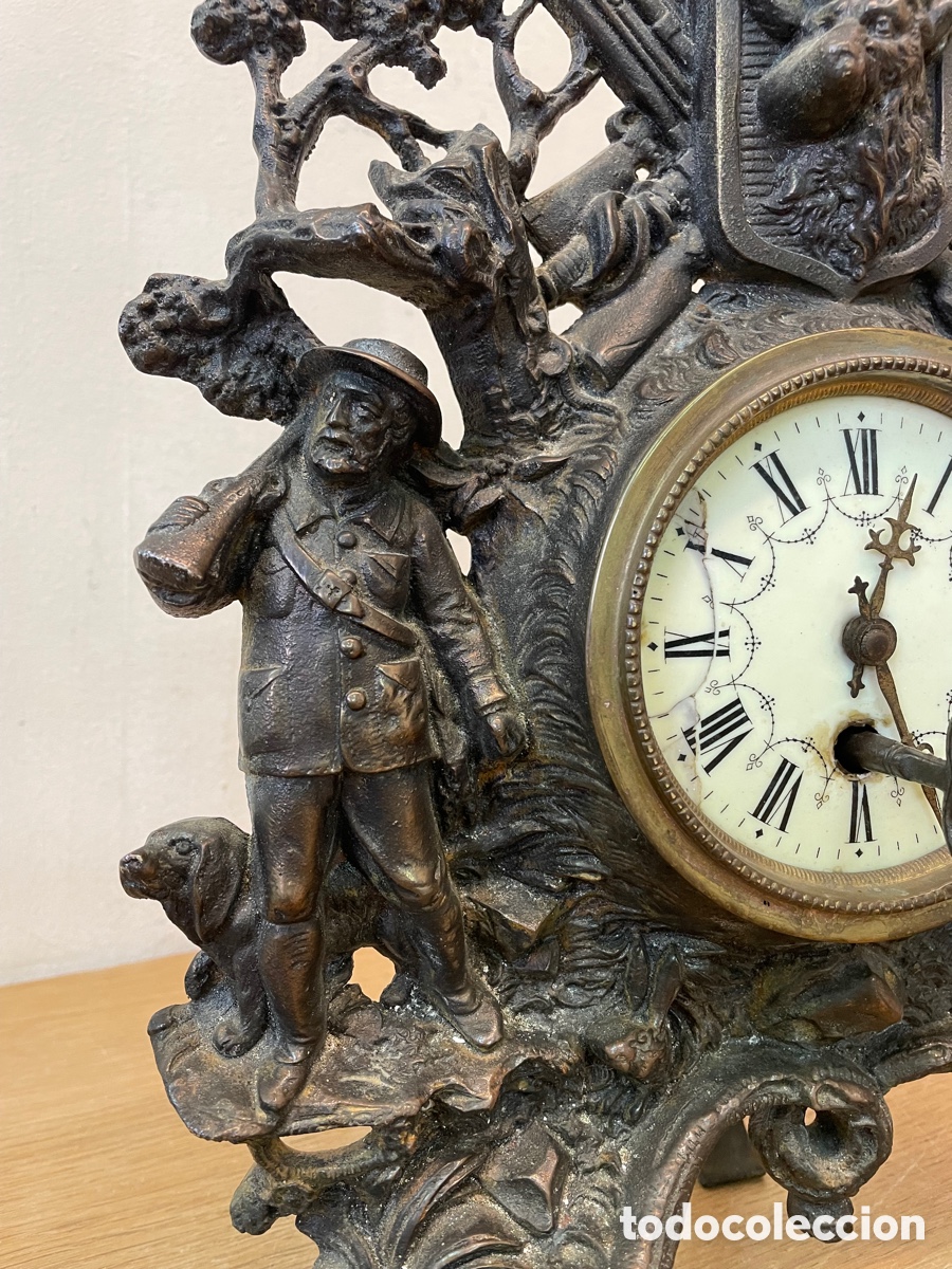 Relojes de pulsera: Reloj de sobremesa en hierro FUNCIONANDO - Foto 2