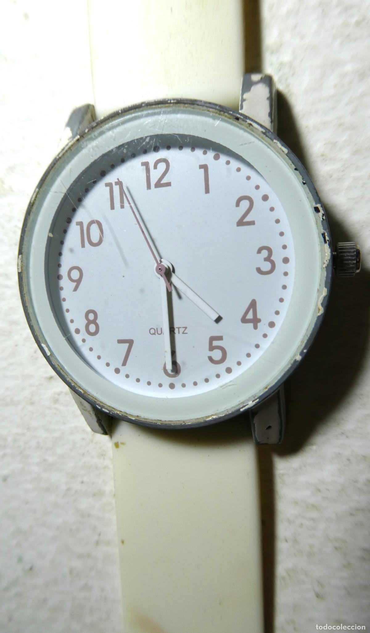 Relojes de pulsera: Bonito Reloj marca Avon funciona - Foto 1