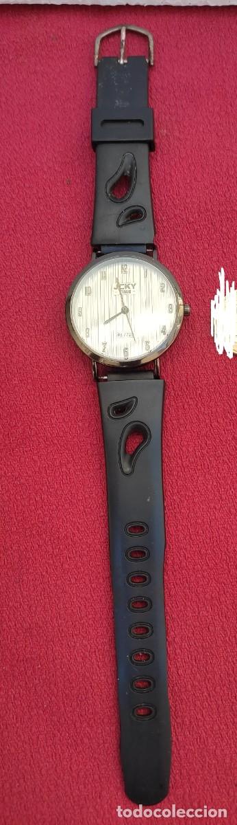 Relojes de pulsera: antiguo reloj JCKY - RL 7729 - no funciona- correa de goma