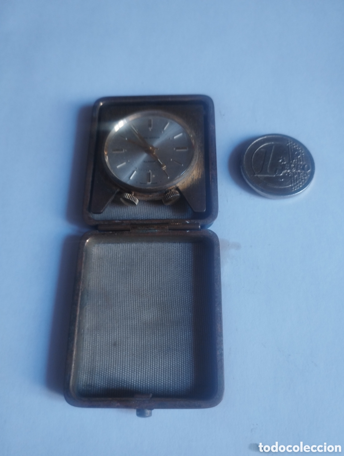 Relojes de pulsera: Curioso y antiguo reloj con su estuche Home Watch Swiss Made