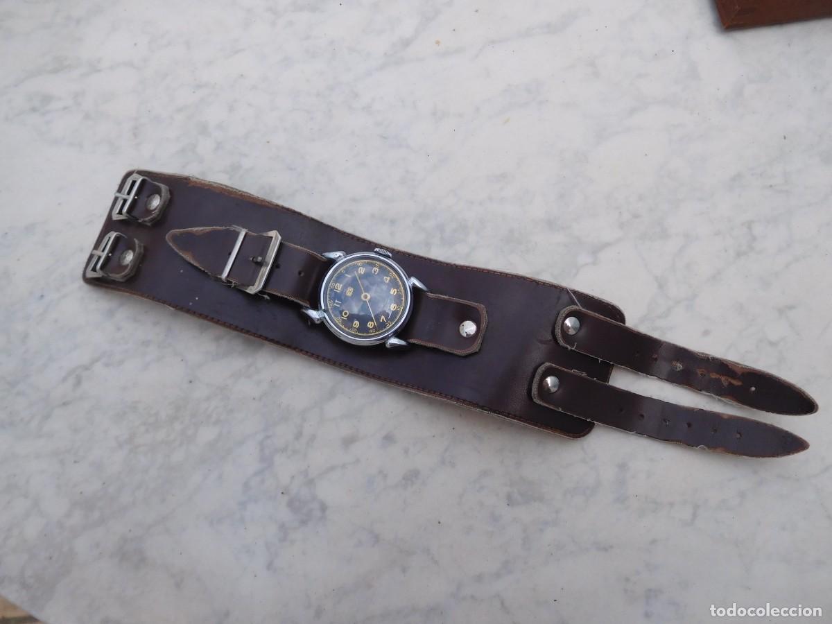 Relojes de pulsera: Reloj antiguo de cuerda manual UMF Ruhla militar?