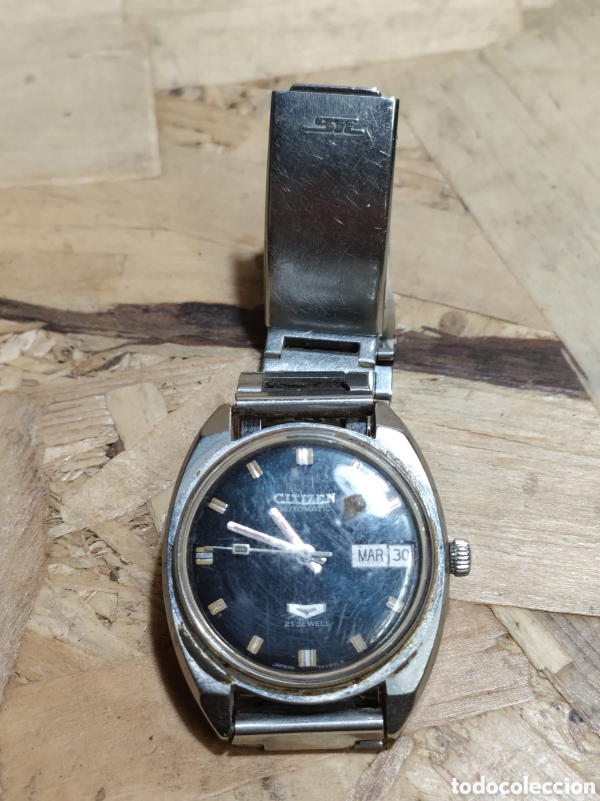 Relojes de pulsera: Reloj de pulsera Citizen para repasar.