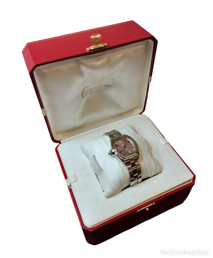 Relojes - Cartier: CARTIER ROADSTER QUARTZ 2675. STAINLESS STEEL Y ESFERA ROSA. WATER RESISTANT. SUIZA, SIGLO XX.