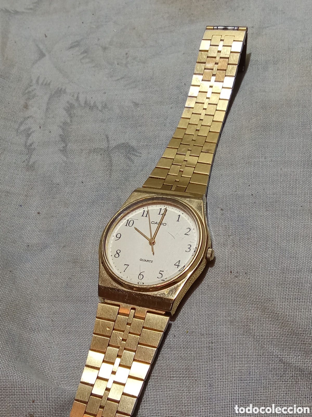 Montres - Casio: ELEGANTE RELOJ DORADO CASIO 381 MQ 336