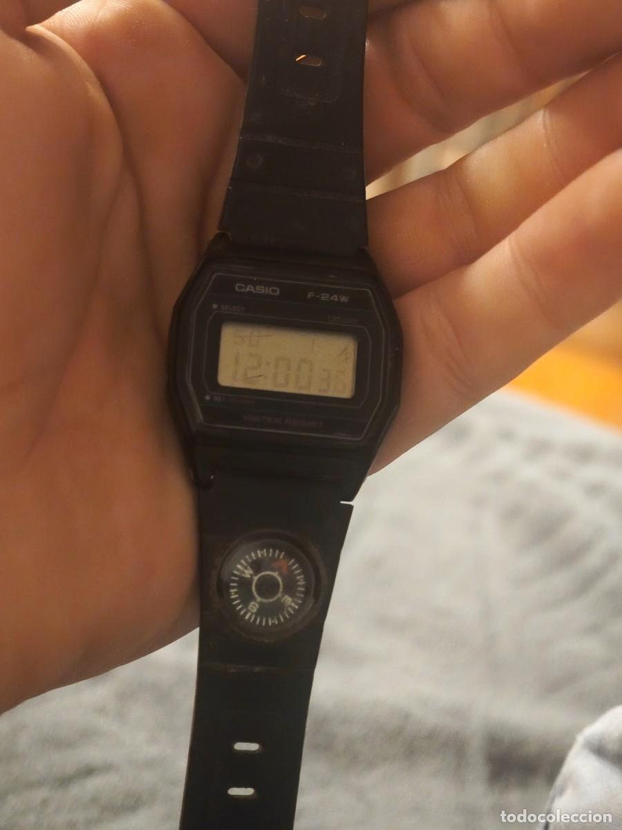 Relojes - Casio: Reloj Vintage Casio F-24W Jap&oacute;n 586 con br&uacute;jula en la correa
