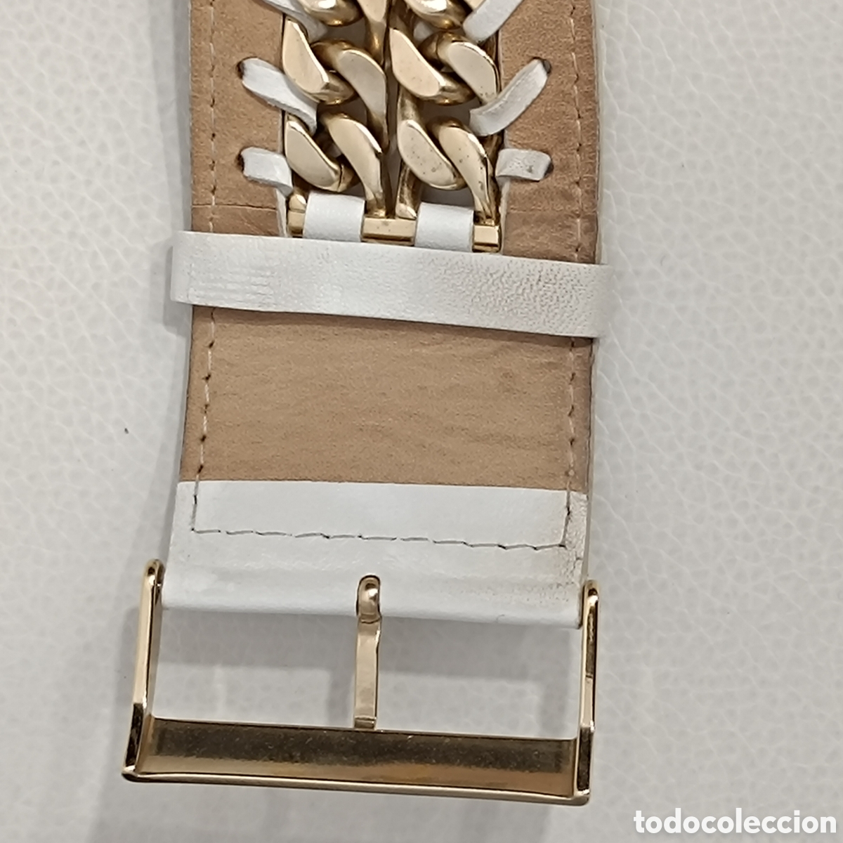 Relojes - Guess: Reloj Guess de mujer blanco y dorado. - Foto 9