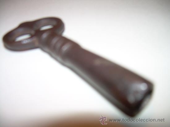 Herramientas de relojes: ANTIGUA LLAVE DE RELOJ - Foto 2