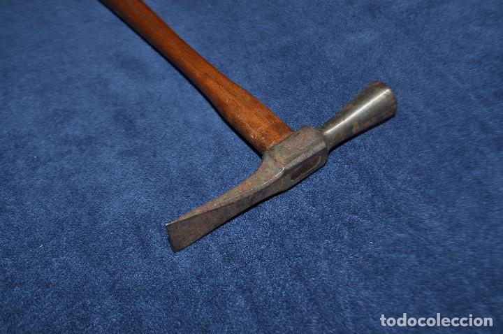 Herramientas de relojes: Antiguo martillo de relojero Peugeot Freres - ER1 - Foto 3