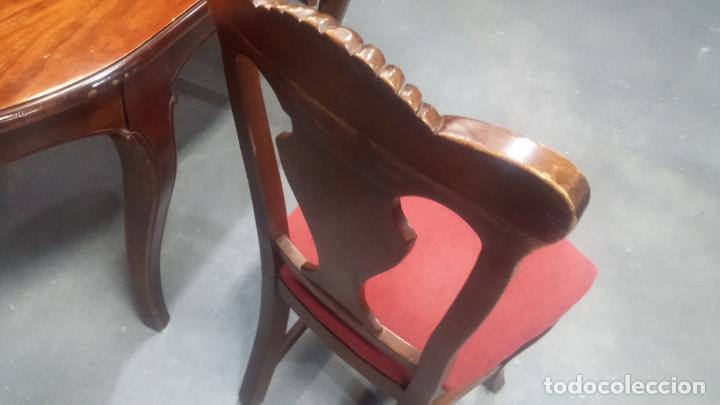 Herramientas de relojes: Espectacular mesa con 4 fantásticas sillas antiquísimas podría servir para exponer relojes antiguos - Foto 23 - 137007982
