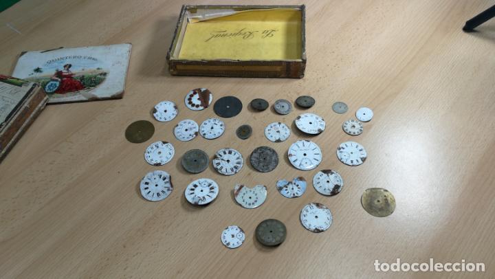 Herramientas de relojes: Botita caja antigua con un lote de raras y curiosas esferas de reloj - Foto 6 - 188516911