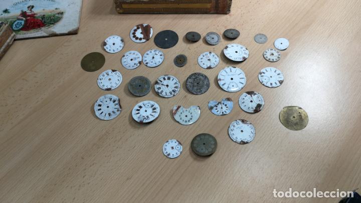 Herramientas de relojes: Botita caja antigua con un lote de raras y curiosas esferas de reloj - Foto 9 - 188516911
