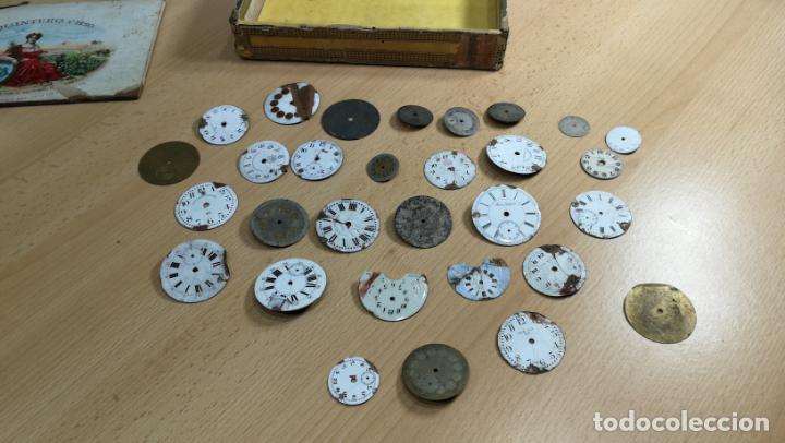 Herramientas de relojes: Botita caja antigua con un lote de raras y curiosas esferas de reloj - Foto 13 - 188516911