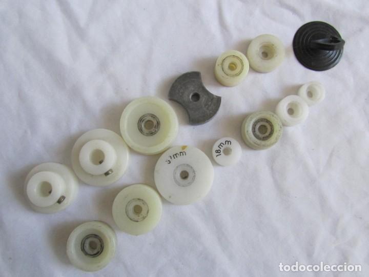 Herramientas de relojes: Caja de madera con herramientas de relojero - Foto 2