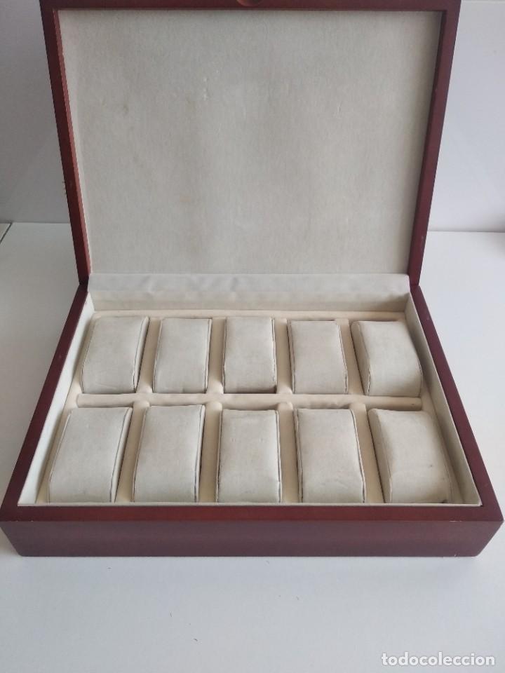 caja de madera para guardar relojes