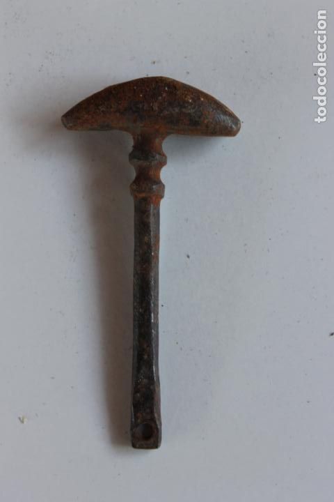 Herramientas de relojes: HERRAMIENTAS DE RELOJERO JOYERO, DOS YUNQUES - Foto 3