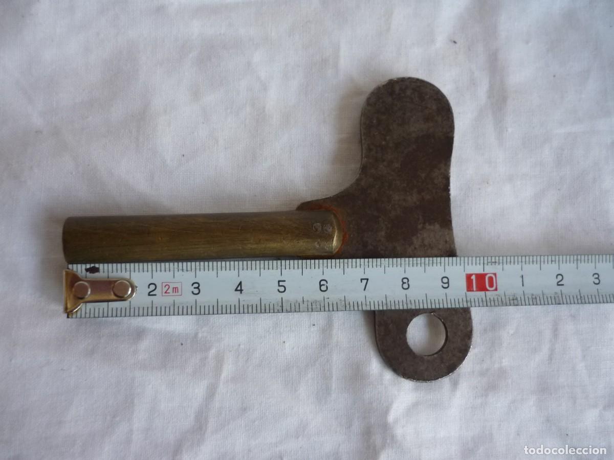 Herramientas de relojes: Llave grande de reloj, hierro y bronce - Foto 4