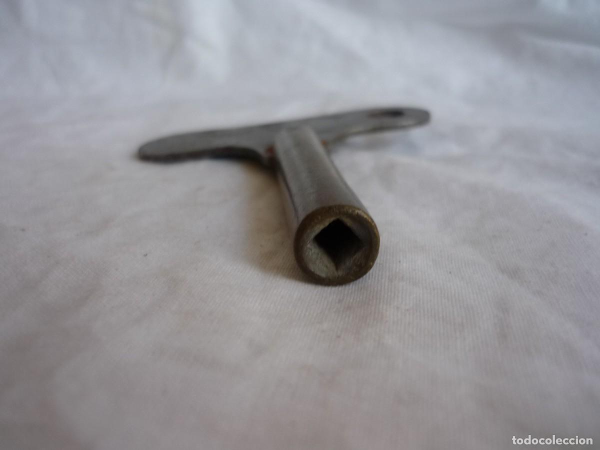 Herramientas de relojes: Llave grande de reloj, hierro y bronce - Foto 5