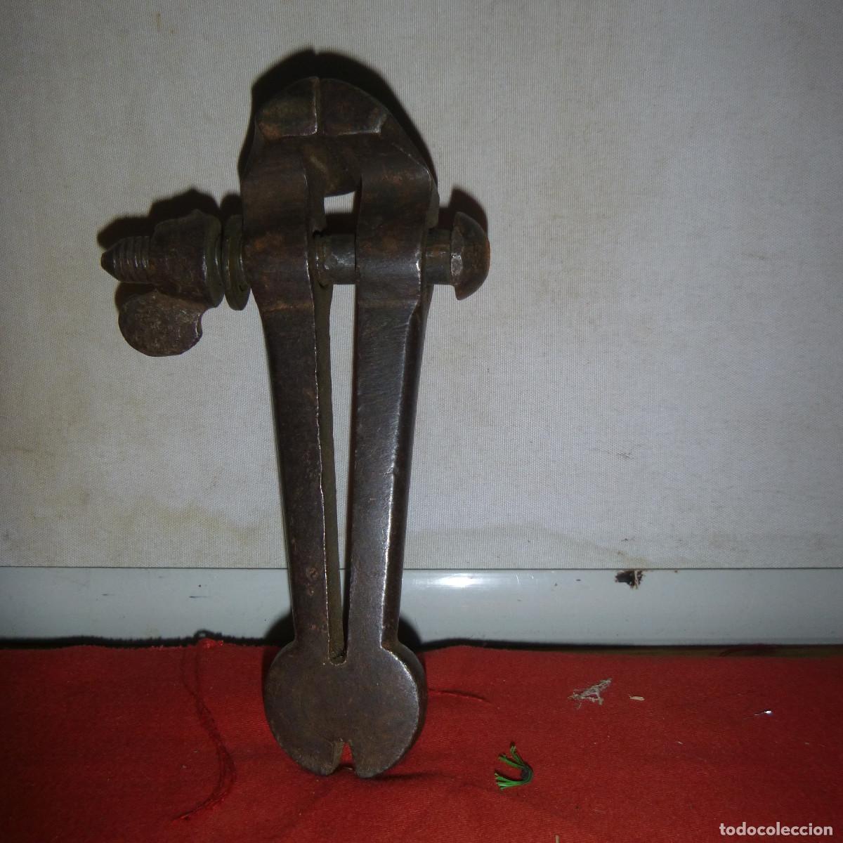 Herramientas de relojes: TORNILLO RELOJERO O ARTESANO - Foto 1
