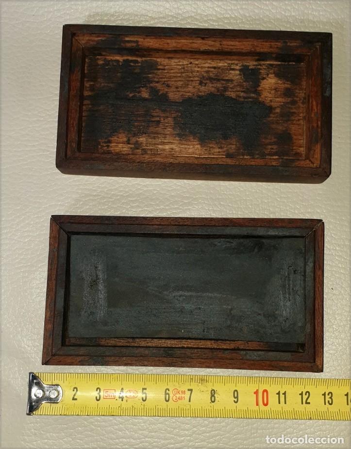 Herramientas de relojes: Antigua piedra con caja de madera - Foto 2