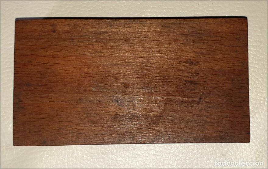 Herramientas de relojes: Antigua piedra con caja de madera - Foto 3