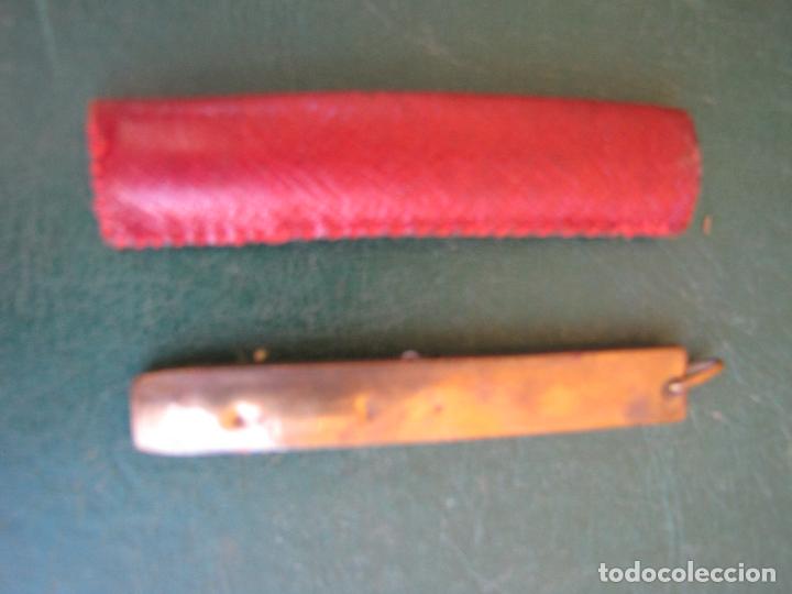 Herramientas de relojes: 76.- Navaja de relojero en su funda. laton - Foto 4