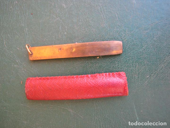 Herramientas de relojes: 76.- Navaja de relojero en su funda. laton - Foto 5