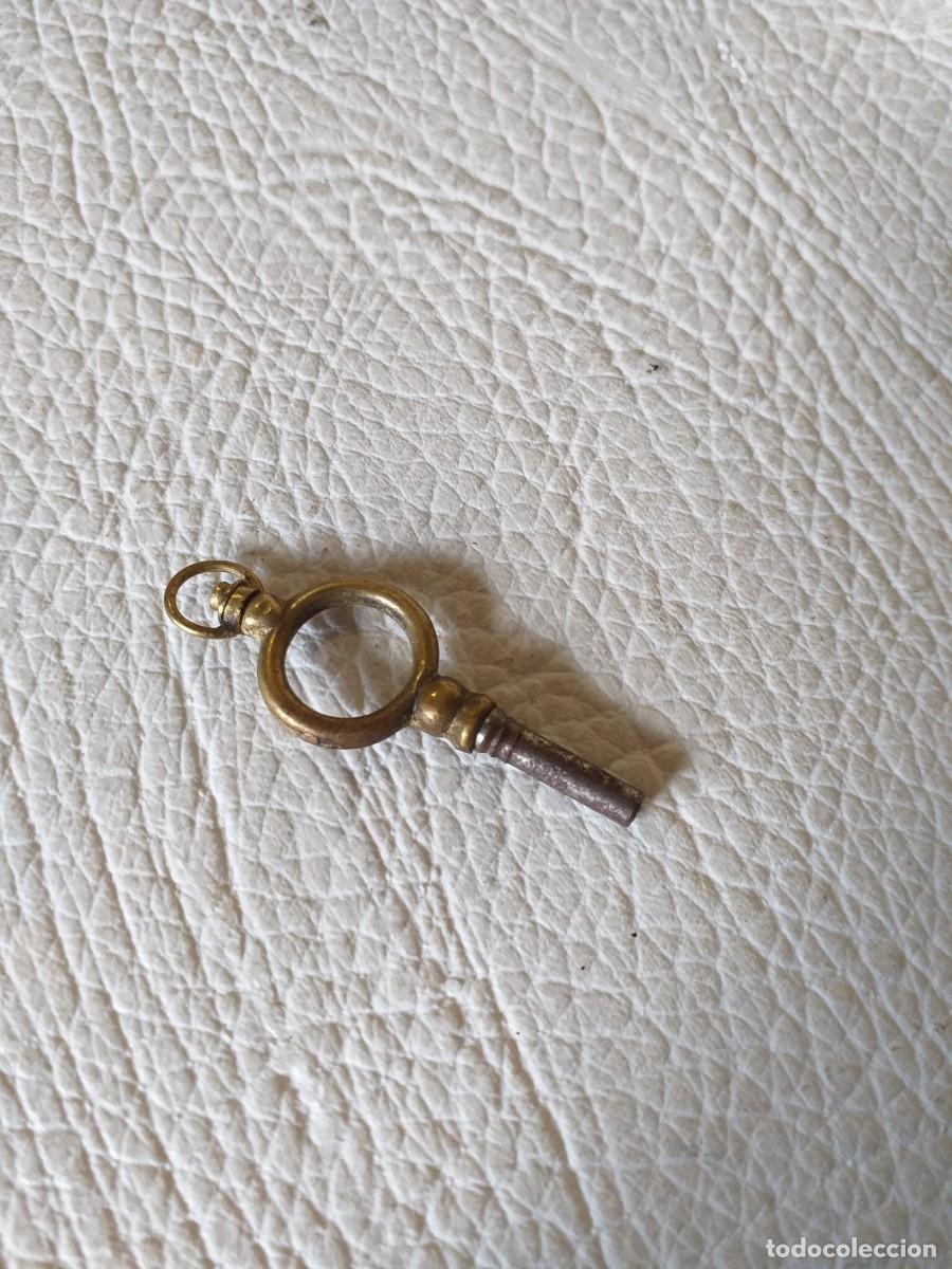 Herramientas de relojes: ANTIGUA LLAVE DE RELOJ DE BOLSILLO DORADA - Foto 1