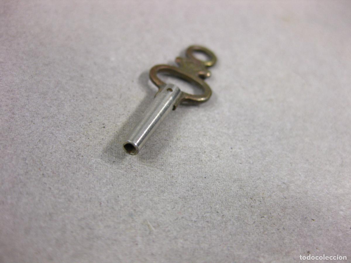 Herramientas de relojes: PEQUE&Ntilde;A LLAVE DE DAR CUERDA A LOS RELOJES. N&ordm; 7 - Foto 3