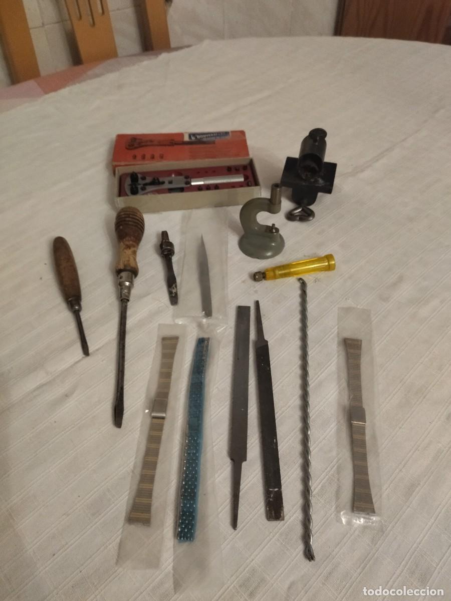 Herramientas de relojes: Lote de herramientas y recambios de relojero. - Foto 1