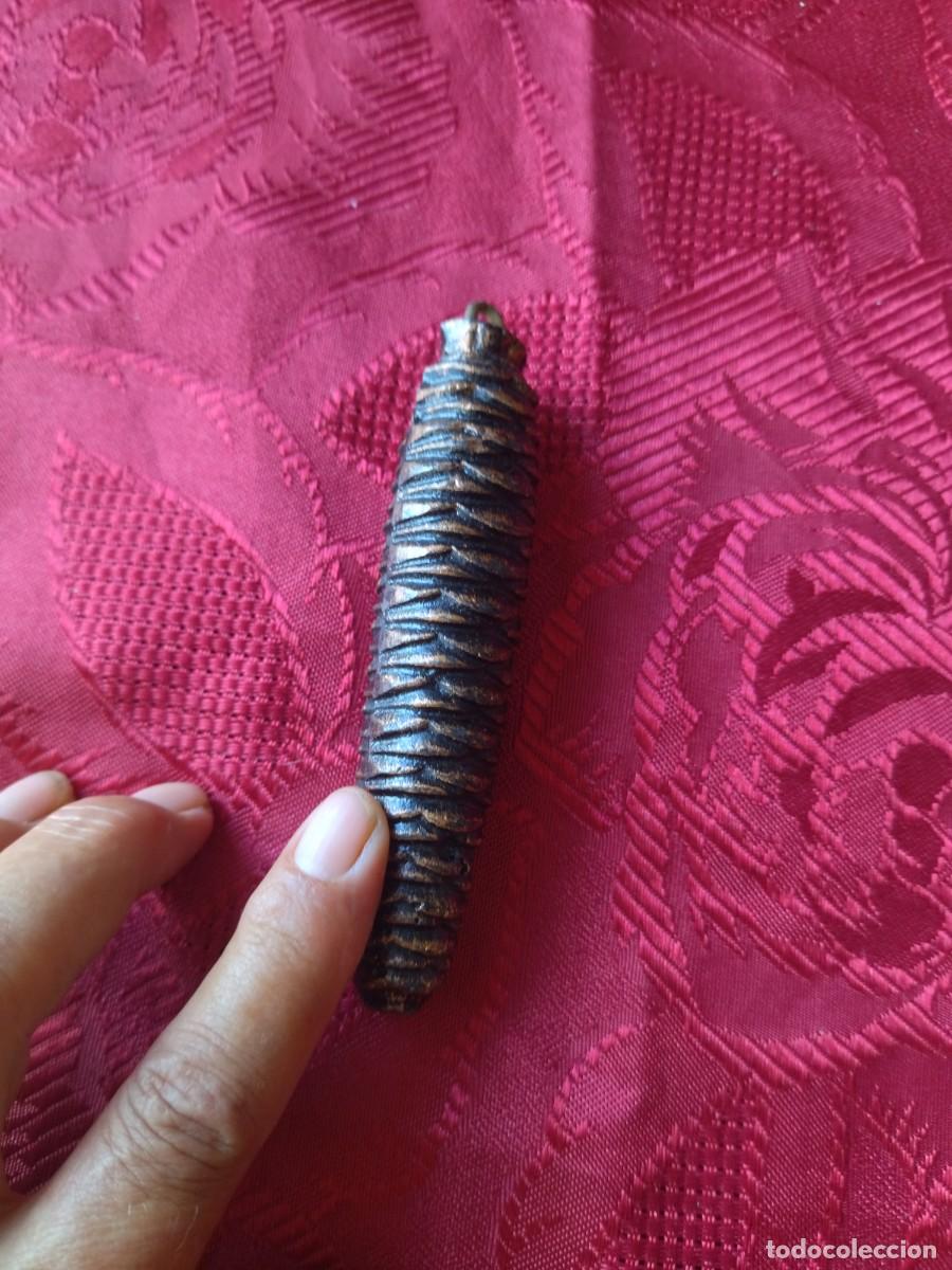 Herramientas de relojes: Pesa pi&ntilde;a de bronce para reloj de cuco. - Foto 4