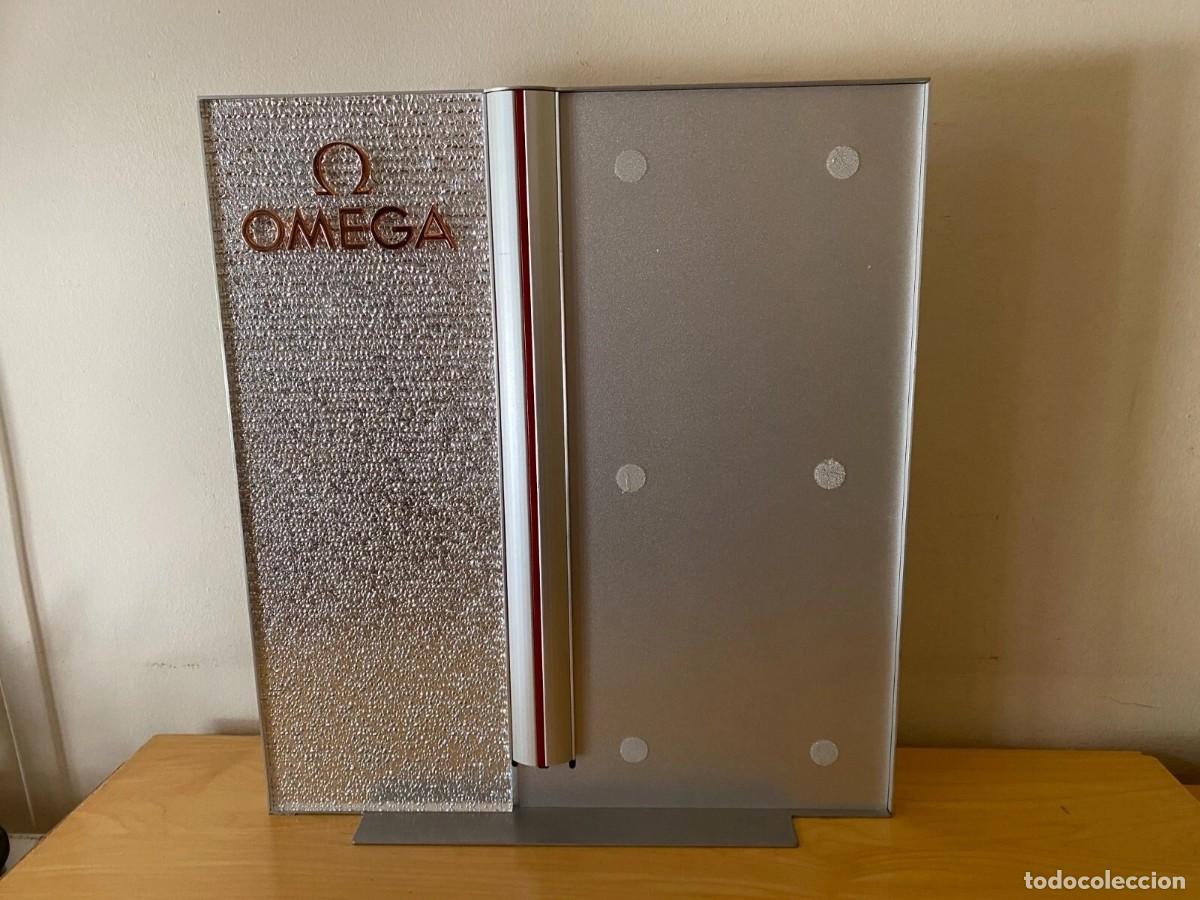 Herramientas de relojes: OMEGA expositor - Madera y metal - 49&acute;5 x 50 x 2 cm