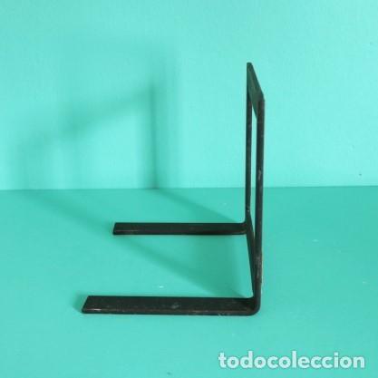 Herramientas de relojes: Soporte mural vintage para reloj Comtoise o Morez &ndash; hierro forjado &ndash; soporte invisible