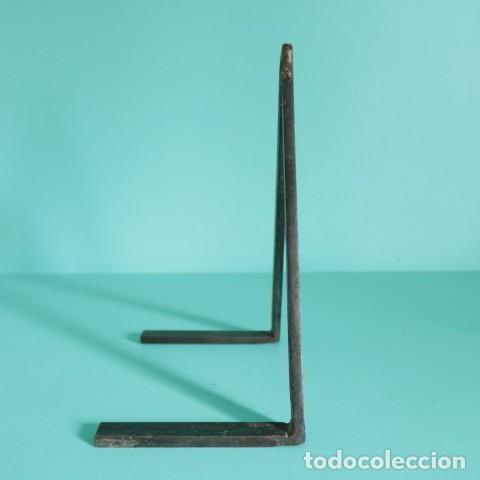 Herramientas de relojes: Soporte mural vintage para reloj Morez &ndash; hierro forjado artesanal &ndash; soporte invisble