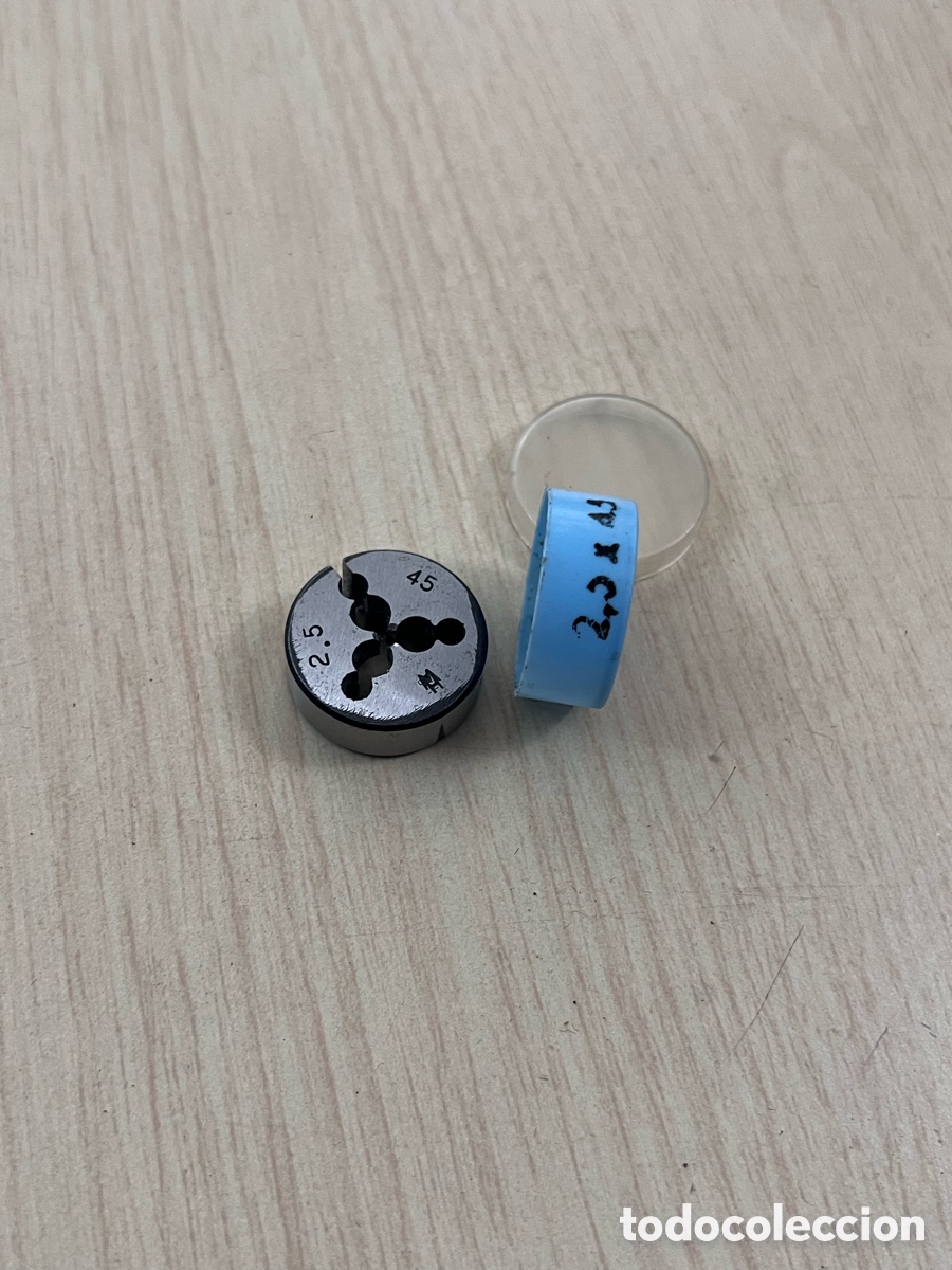 Herramientas de relojes: ✅ terraja de roscar manual utilizada para crear roscas externas en metales