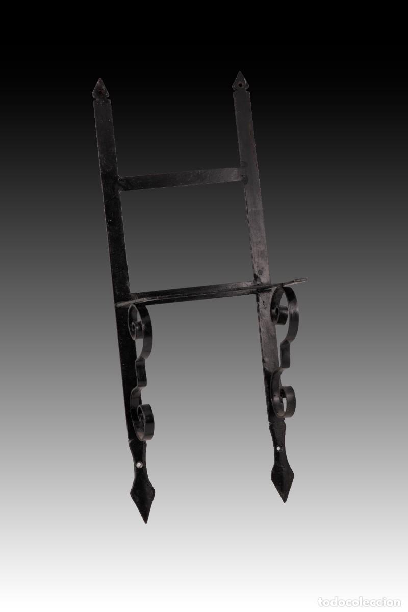 Herramientas de relojes: Soporte para reloj en metal. - Foto 2