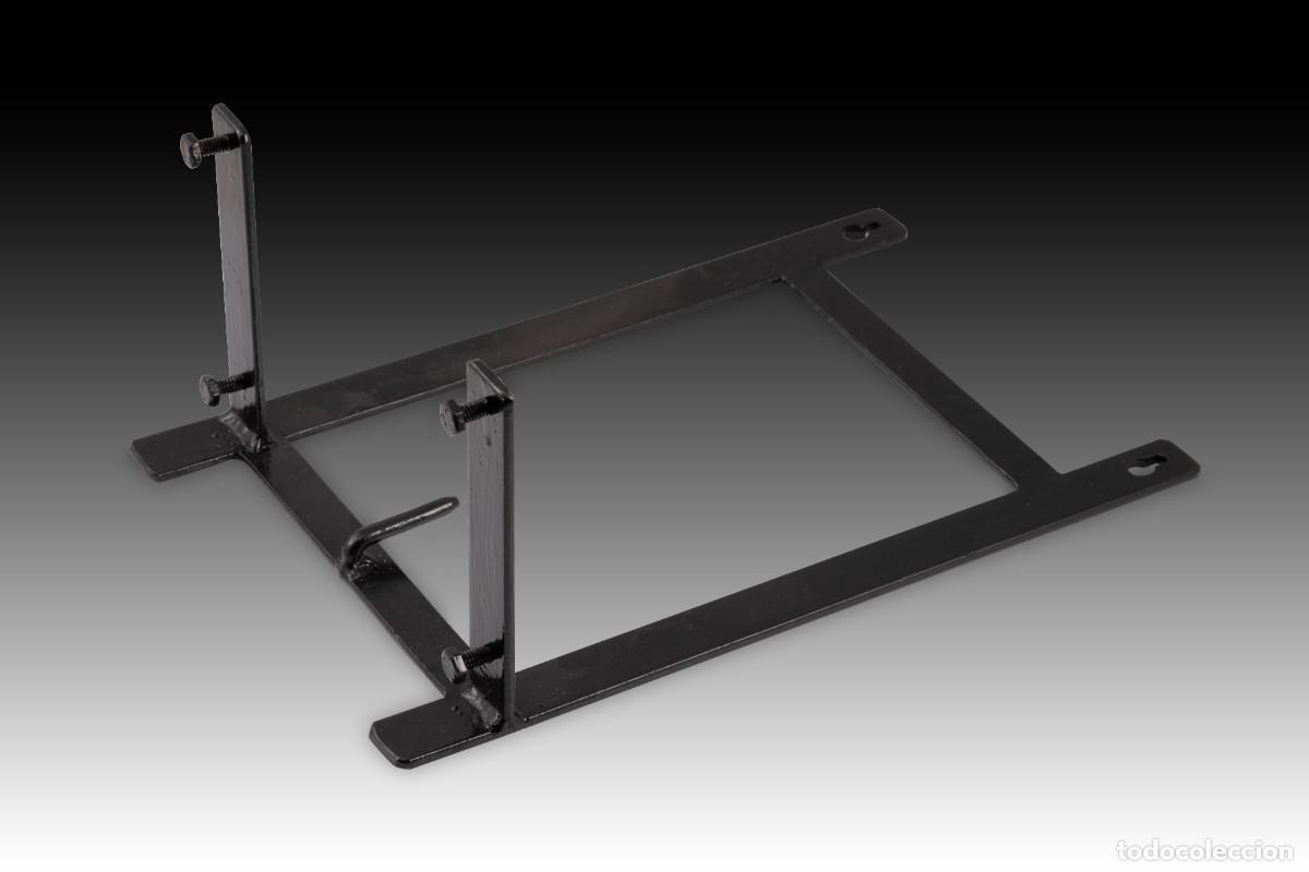 Herramientas de relojes: Soporte para reloj. Metal. - Foto 4