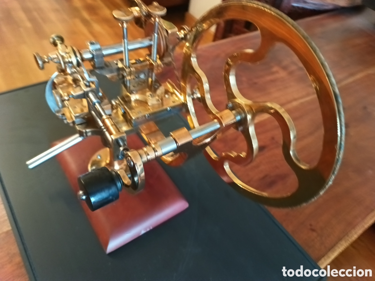 Herramientas de relojes: Torno de relojero. Fresadora de engranajes.