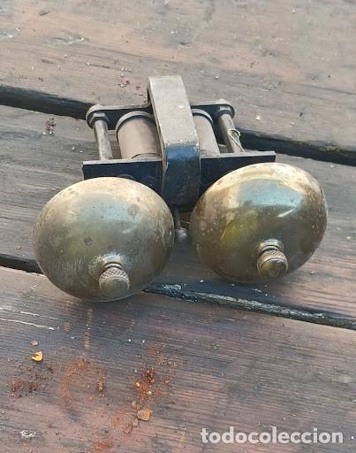 Herramientas de relojes: Antiguo Timbre / Avisador Electromec&aacute;nico de Doble Campana de Lat&oacute;n (Industrial / Telef&oacute;nico)