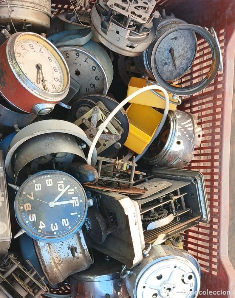 Herramientas de relojes: Gran Lote de Desguace de Relojes Antiguos, Despertadores y Maquinarias (Recambios)