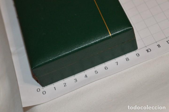 Relojes - Omega: Vintage - Caja / Estuche OMEGA - De madera, forrada en color verde - ¡Preciosa, mira fotos/detalles! - Foto 8 - 309789583