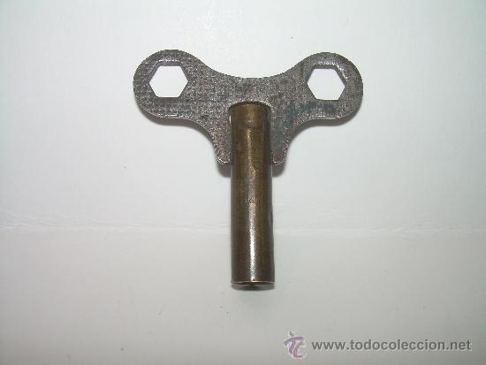 Recambios de relojes: ANTIGUA LLAVE PARA RELOJ. - Foto 1