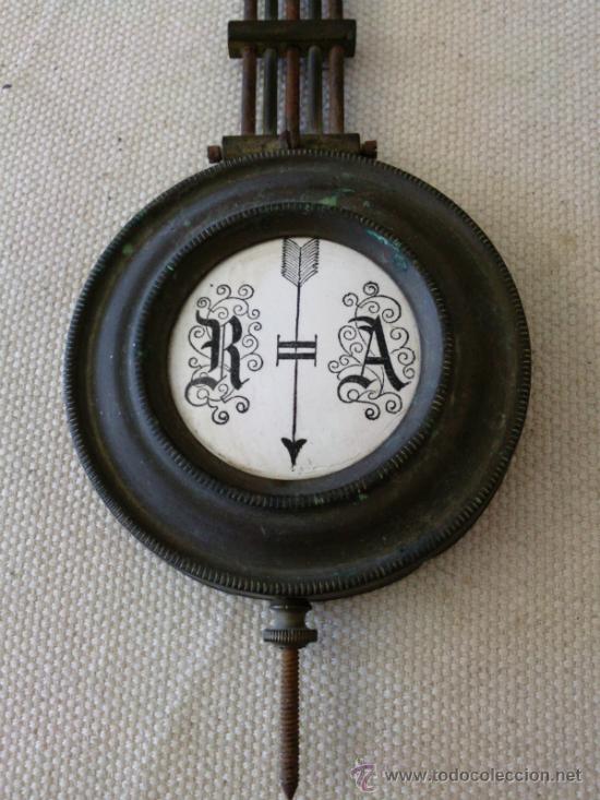 Recambios de relojes: Antiguo p&eacute;ndulo de reloj fechado en 1923 - Foto 2