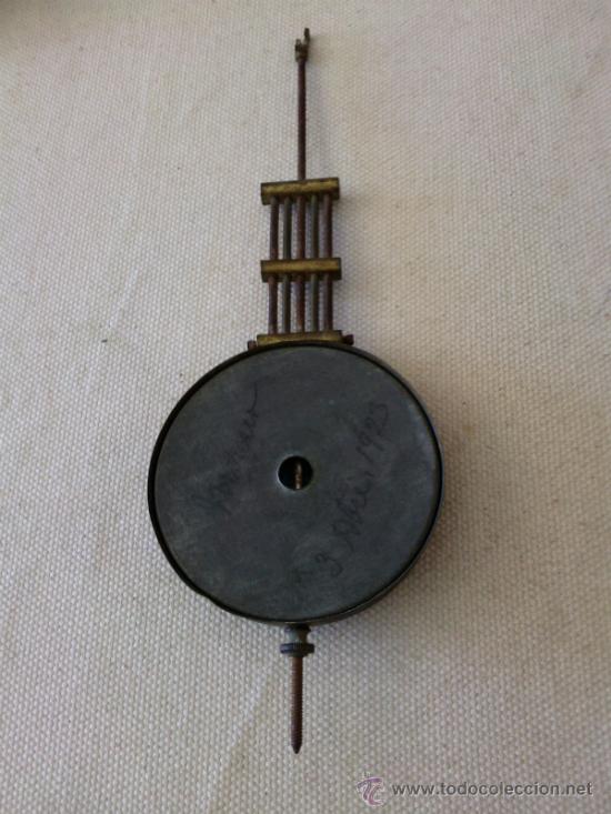 Recambios de relojes: Antiguo p&eacute;ndulo de reloj fechado en 1923 - Foto 5