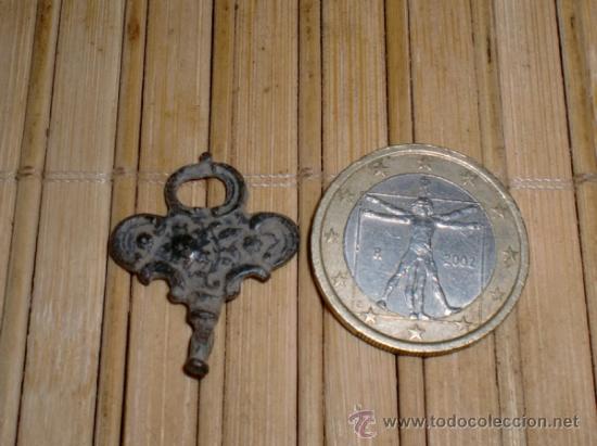 Recambios de relojes: Antigua llave de reloj - Foto 1