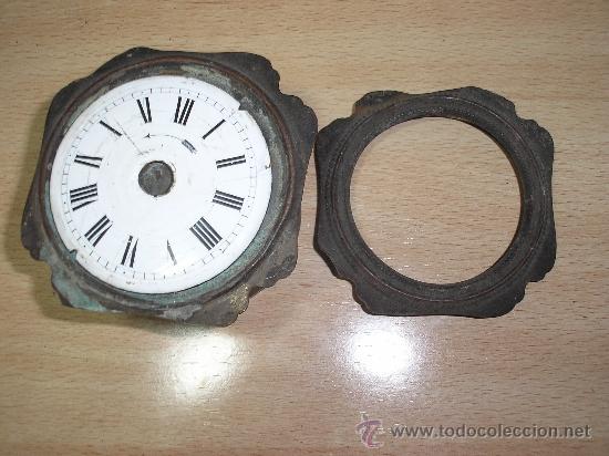 Pi&egrave;ces de rechange de montres et horloges: antiguo soporte de reloj despertador antiguo y su esfera de porcelana a&ntilde;o 1880