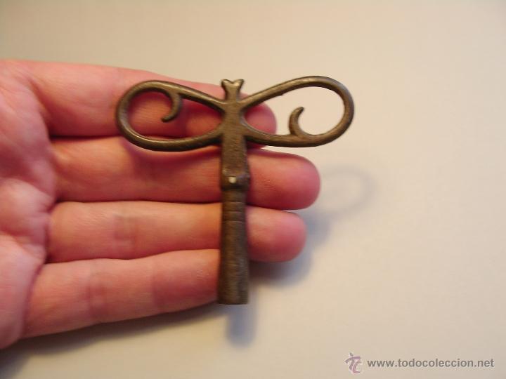 Recambios de relojes: Antigua llave cuerda reloj - Foto 2